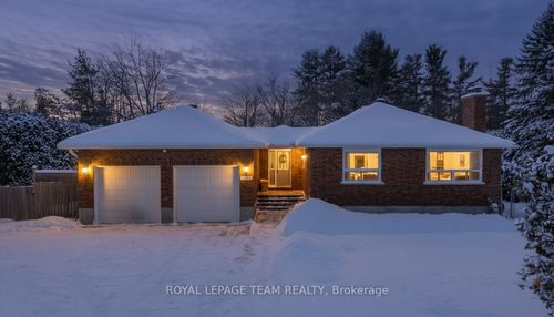 3246 Elizabeth St, Osgoode, ON, K0A2W0 | Card Image