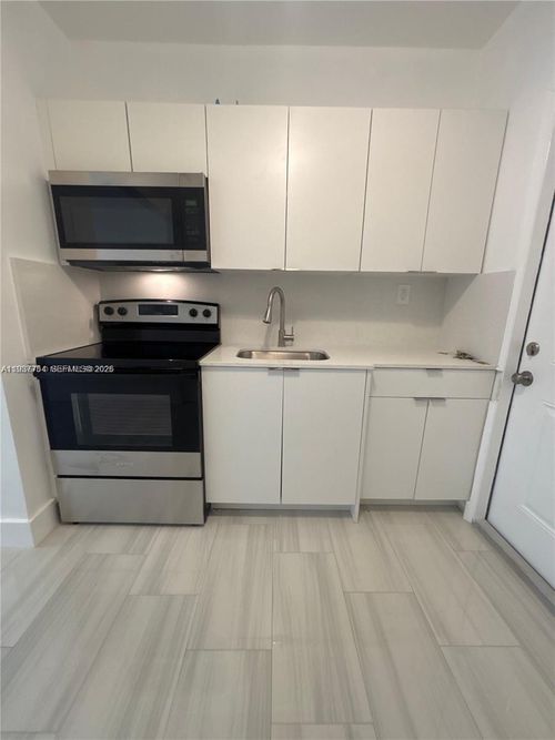 apt-6-671 Sw 7th St, Miami, FL, 33130-3337 | Card Image