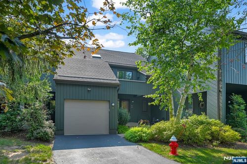 9 Carla Ct, Morristown, NJ, 07960-5959 | Card Image
