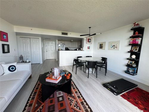 713-3000 Coral Way, Miami, FL, 33145 | Card Image