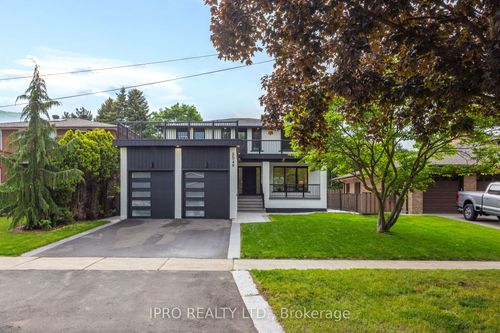 3049 Golden Orchard Dr, Mississauga, ON, L4X2V1 | Card Image