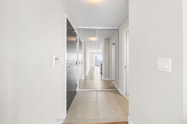 3501 - 19 Grand Trunk Cres, Condo with 1 bedrooms, 1 bathrooms and 1 parking in Toronto ON | Image 7