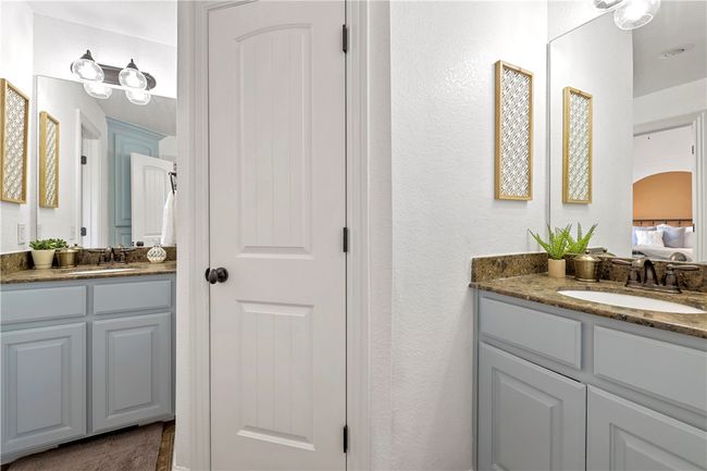 Jack & Jill Bath | Image 17
