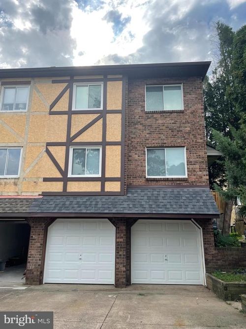 fl-1st-15117 Beverly Dr, PHILADELPHIA, PA, 19116-1410 | Card Image