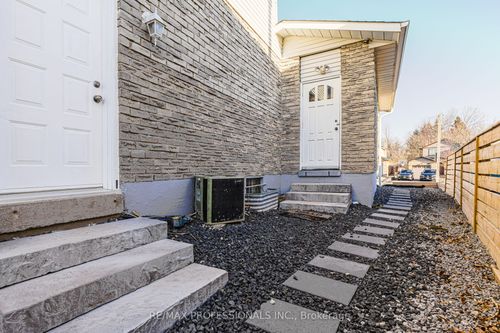 lower-level-2416 Malcolm Cres, Burlington, ON, L7P3Y4 | Card Image