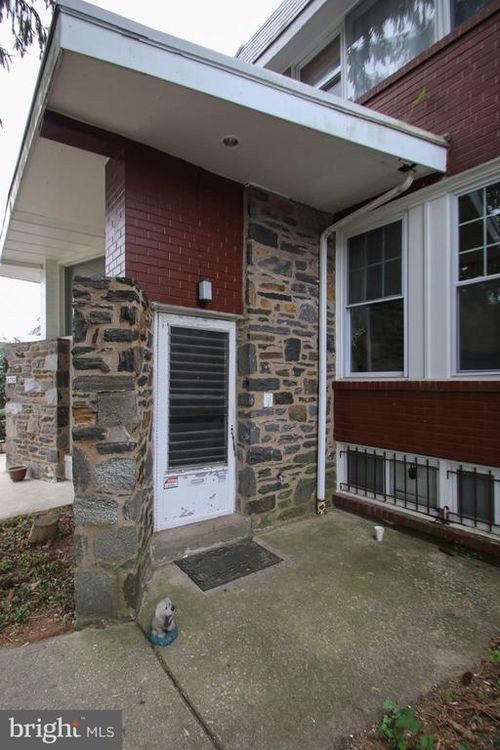 2734 W Country Club Rd, PHILADELPHIA, PA, 19131-2813 | Card Image