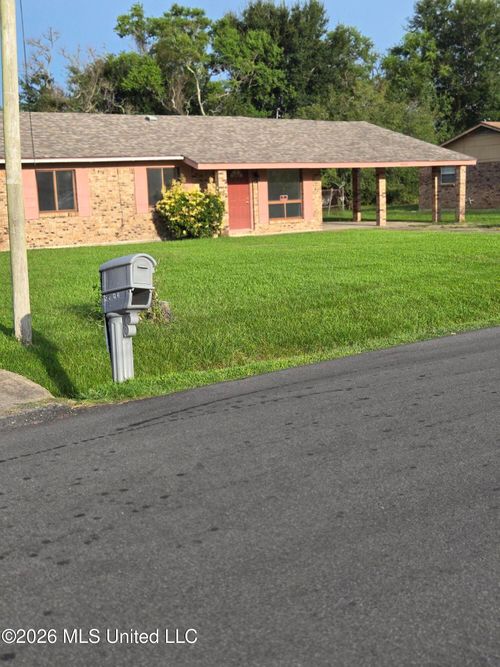 3900 Cypress St, Moss Point, MS, 39563-6016 | Card Image