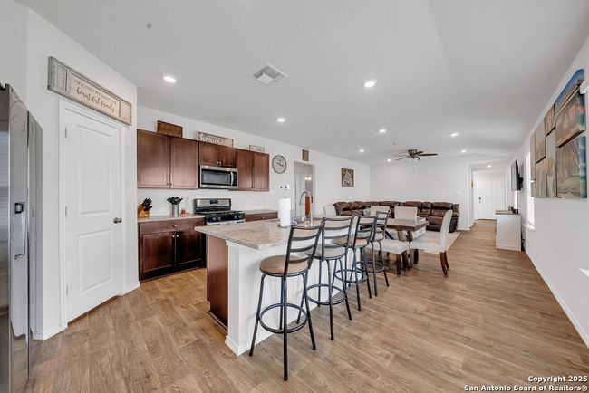 489 Middle Green Loop, House other with 3 bedrooms, 2 bathrooms and null parking in Floresville TX | Image 7