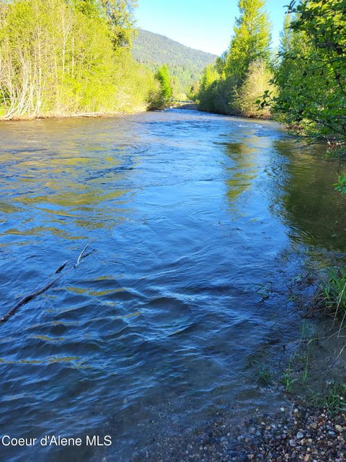 5101 Deep Creek Loop, Bonners Ferry, ID, 83805-4979 | Card Image