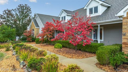 2982 Morrow Ln, Milford, MI, 48381-4802 | Card Image