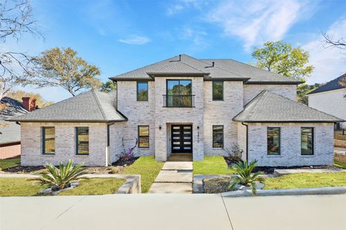 2415 Valley View Dr, Cedar Hill, TX, 75104-6712 | Card Image