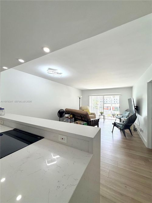 206-1101 Hillcrest Ct, Hollywood, FL, 33021 | Card Image