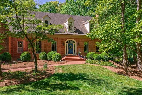 1086 Lakeshore Dr, Halifax, VA, 24558-2186 | Card Image