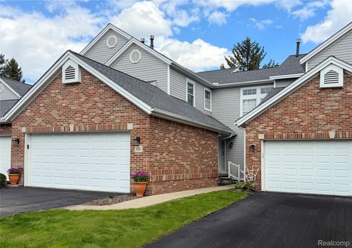 23-1146 Fairways Blvd, Troy, MI, 48085-6112 | Card Image