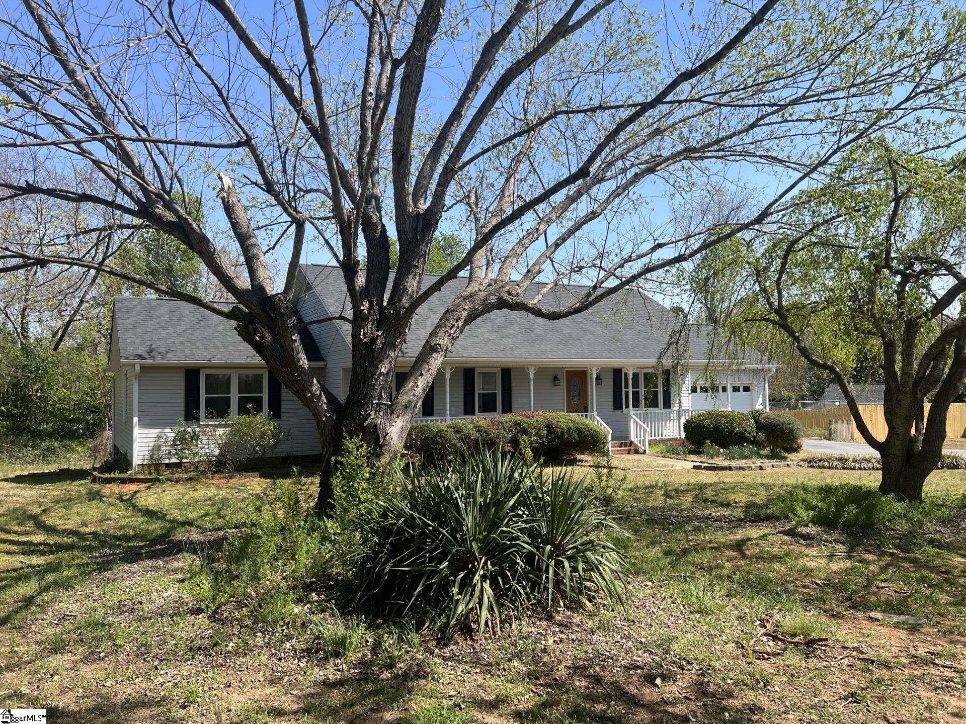 Cresthaven Dr, Boiling Springs, SC 29316