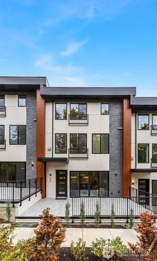 270 118th Ave Se, Bellevue, WA, 98005-3517 | Card Image