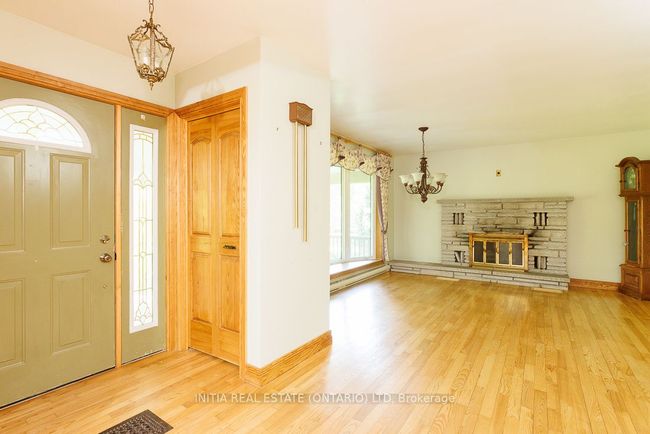 37364 Londesboro Rd, Home with 3 bedrooms, 2 bathrooms and 20 parking in Goderich ON | Image 12