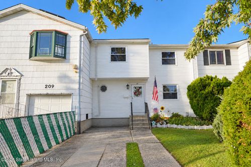 207 Regis Drive, Staten Island, NY, 10314 | Card Image