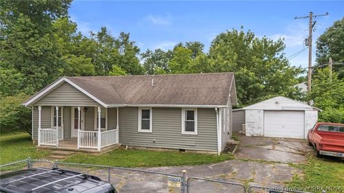305 S Ferguson St, Henryville, IN, 47126-9781 | Card Image