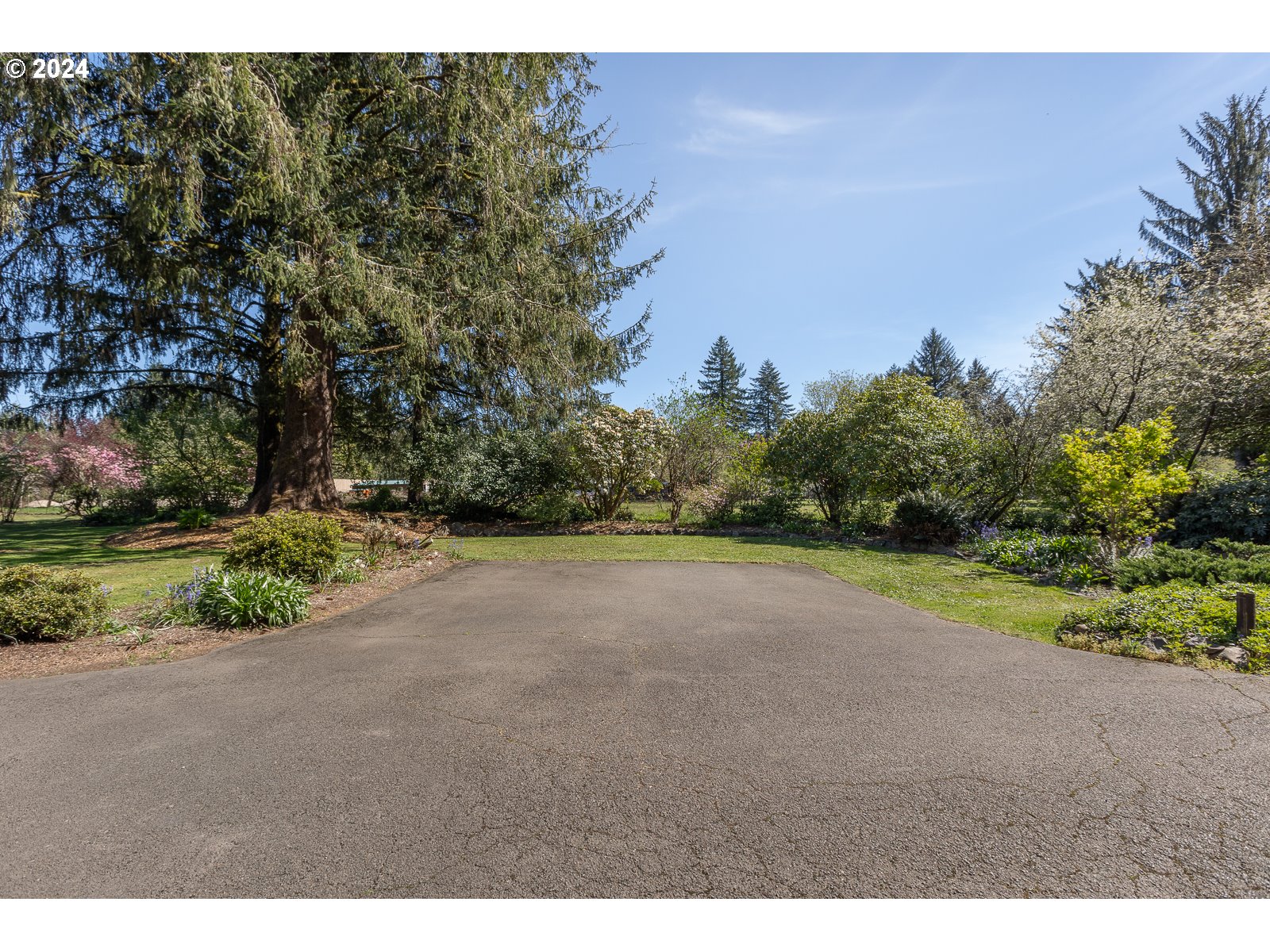 2270 Old River Rd, For Sale in Siletz Zoocasa