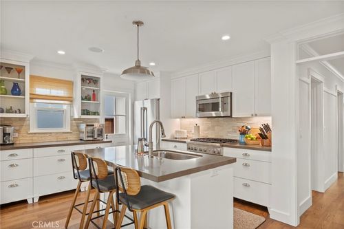 1147 7th St, Hermosa Beach, CA, 90254-4945 | Card Image