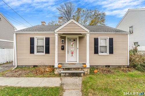 619 Queen St, Bridgeport, CT, 06606-3343 | Card Image