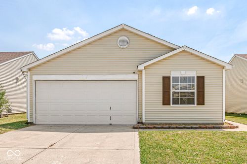 6647 Everbloom Ln, Indianapolis, IN, 46217-9115 | Card Image