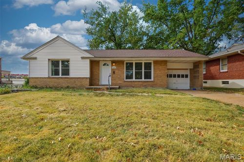 9343 Duenke Dr, Saint Louis, MO, 63137-1211 | Card Image