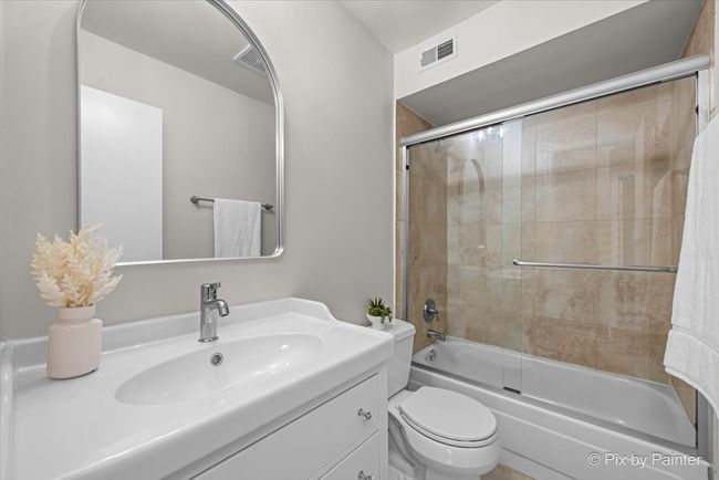 APT-211 - 5200 Carriageway Dr, Condo with 2 bedrooms, 2 bathrooms and 2 parking in Rolling Meadows IL | Image 15