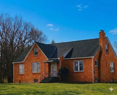 7376 Sharon Mercer Rd, Mercer, PA, 16137-2520 | Card Image