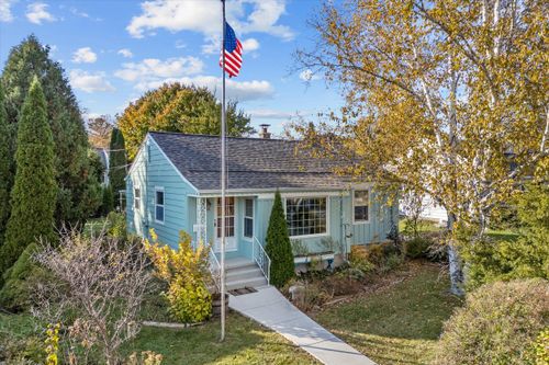 1109 7th Ave, Grafton, WI, 53024-1811 | Card Image