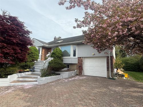 37 Sullivan Dr, Jericho, NY, 11753-1938 | Card Image