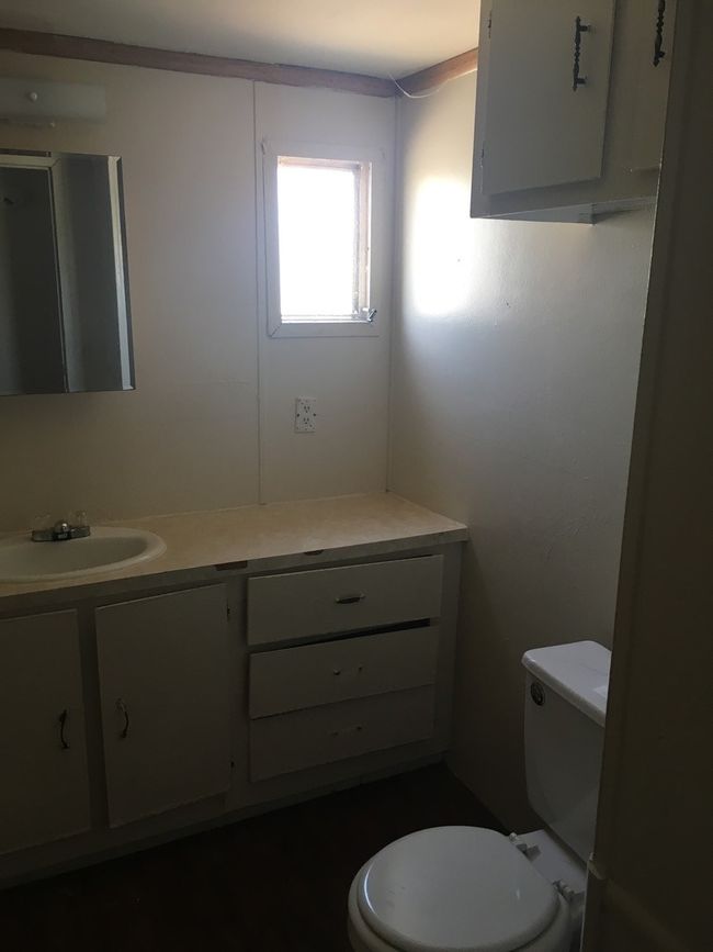 140 Apache Rd, House other with 3 bedrooms, 2 bathrooms and null parking in Tye TX | Image 4