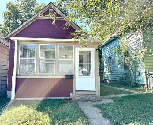 1216 W 2nd St, Sioux City, IA, 51103-3604 | Card Image