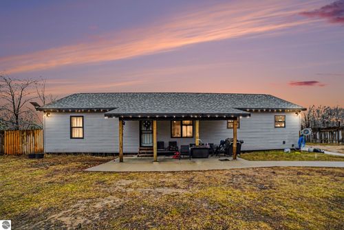 11115 E Valley, Mt Pleasant, MI, 48858 | Card Image