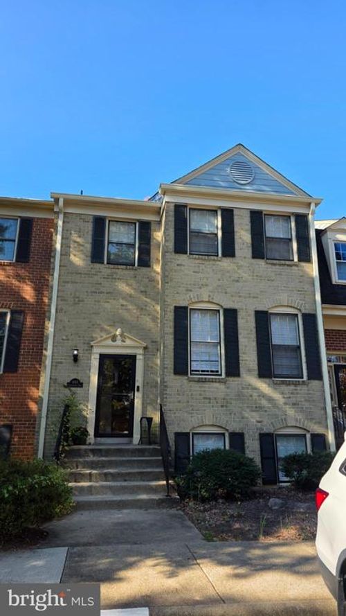 4868 Carriagepark Rd, FAIRFAX, VA, 22032-2383 | Card Image