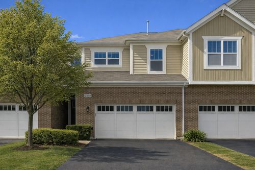 2368 N Brett Ln, Palatine, IL, 60074-5204 | Card Image