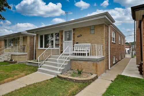 11121 S Ewing Avenue, Chicago, IL, 60617 | Card Image