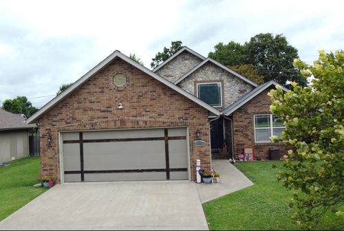 409 Brittany Ct, Aurora, MO, 65605-6100 | Card Image