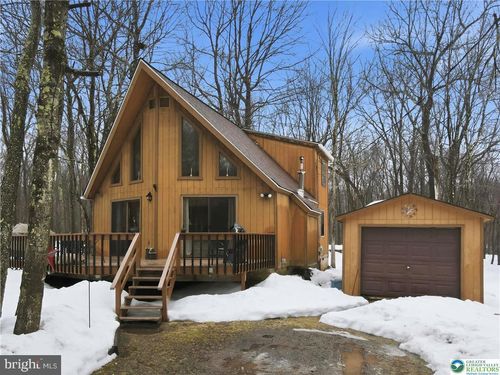 8 Running Bear Ln, ALBRIGHTSVILLE, PA, 18210-3665 | Card Image
