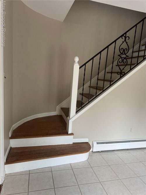 3200 Hartslock Woods Dr, West Bloomfield, MI, 48322-1841 | Card Image