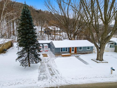 1914 Wedgewood Dr E, La Crosse, WI, 54601-7121 | Card Image