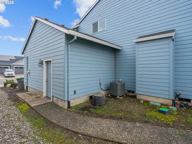 277 S 7 Th St, House other with 5 bedrooms, 3 bathrooms and 3 parking in Carlton OR | Image 46