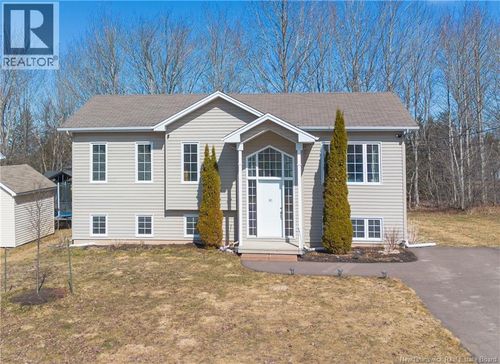 101 Rue Herman, Dieppe, NB, E1A0L4 | Card Image