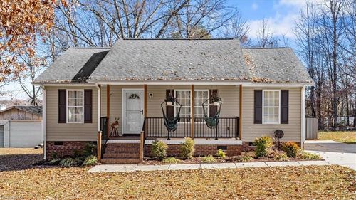 805 Poplar Street, Reidsville, NC, 27320 | Card Image