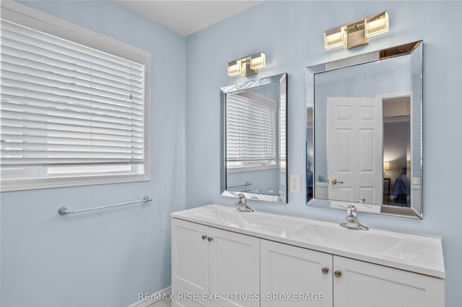 32 Abbey Dawn Dr, House other with 3 bedrooms, 3 bathrooms and 4 parking in Bath ON | Image 21
