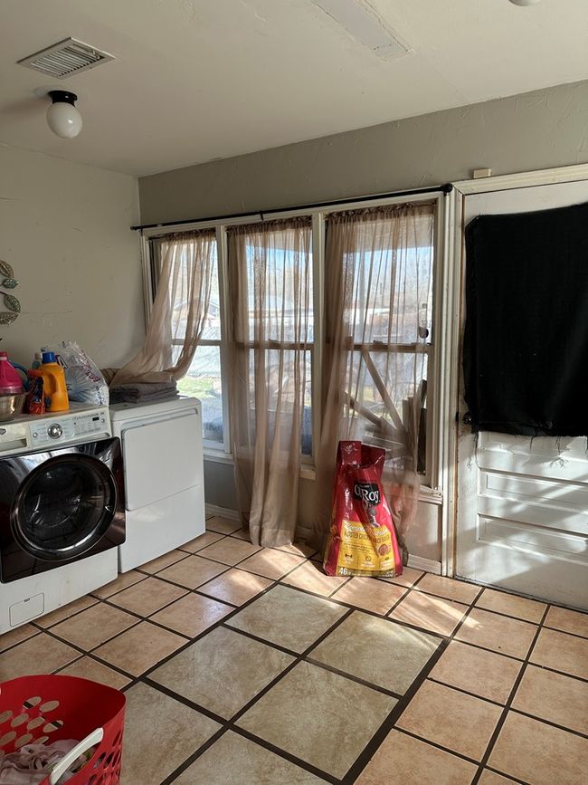 2812 Avenue V, House other with 4 bedrooms, 3 bathrooms and 2 parking in Snyder TX | Image 10