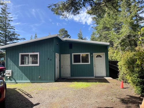 29 Easy St, Florence, OR, 97439-8763 | Card Image