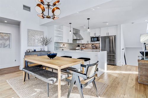 1819 11th St, Manhattan Beach, CA, 90266-6211 | Card Image