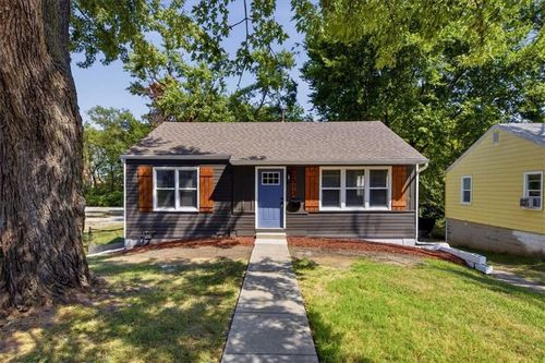3513 Elmwood Ave, Kansas City, MO, 64128-2846 | Card Image